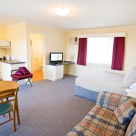 Redwood Manor Motel Apartments 워남불 외부 사진