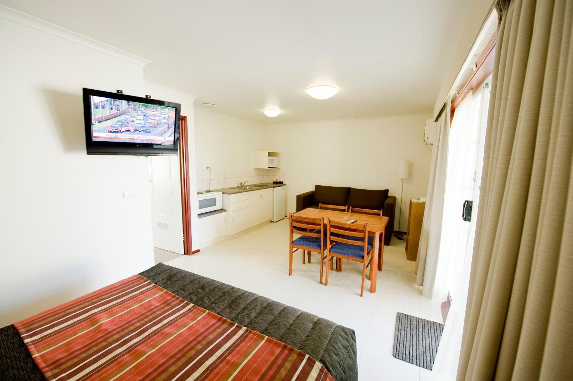 Redwood Manor Motel Apartments 워남불 외부 사진