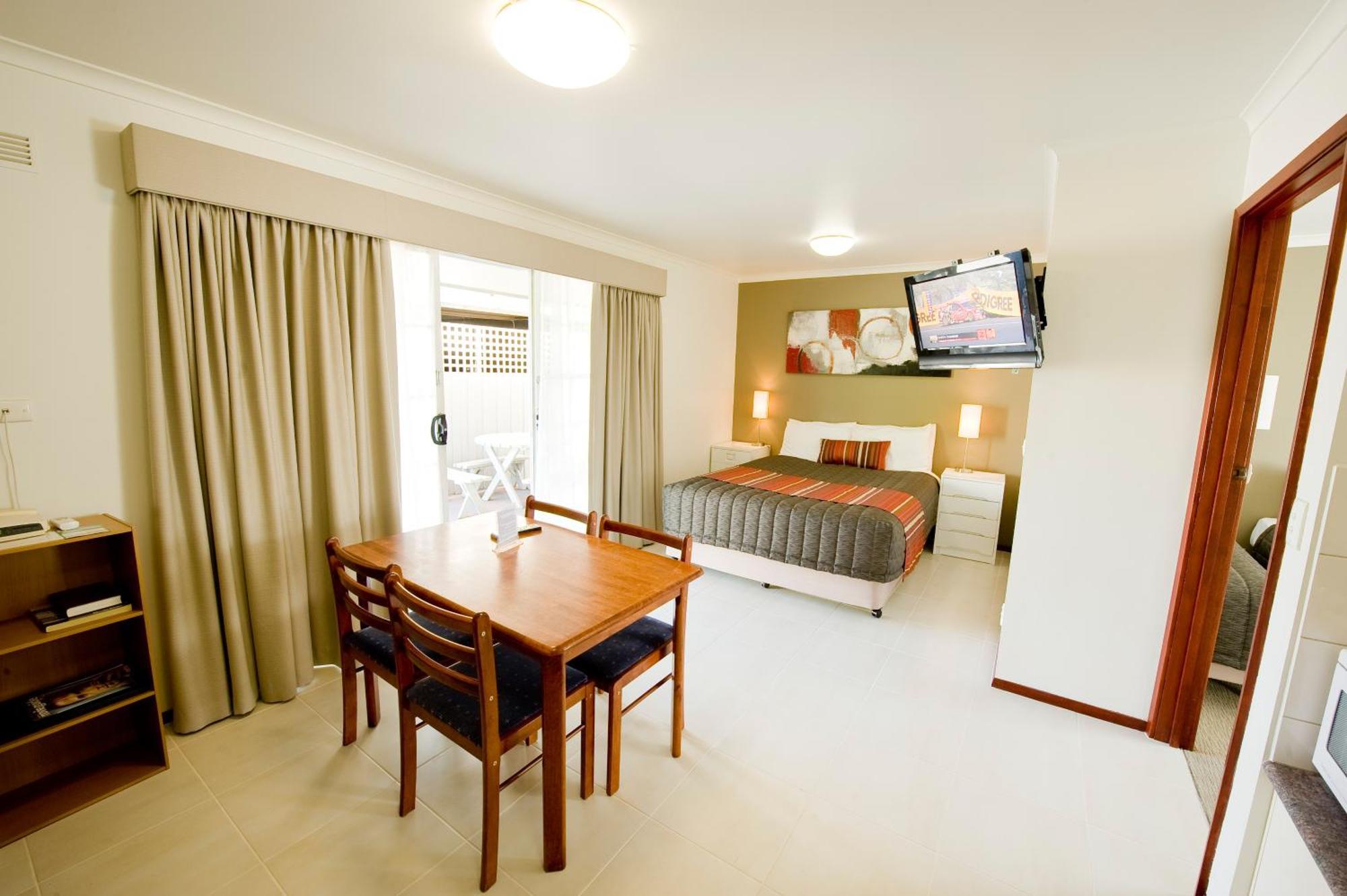 Redwood Manor Motel Apartments 워남불 외부 사진