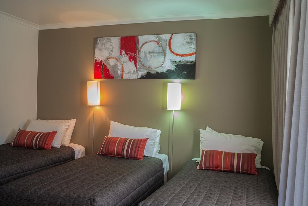 Redwood Manor Motel Apartments 워남불 외부 사진