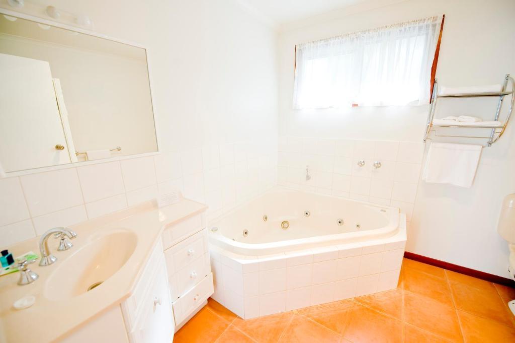Redwood Manor Motel Apartments 워남불 외부 사진