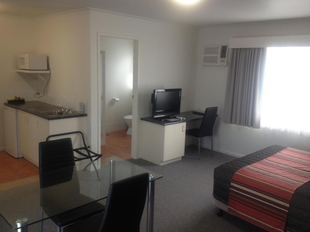 Redwood Manor Motel Apartments 워남불 객실 사진