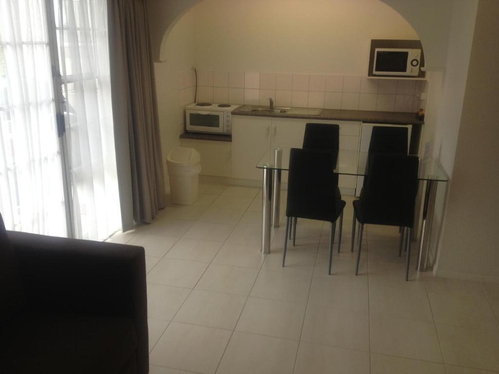 Redwood Manor Motel Apartments 워남불 외부 사진