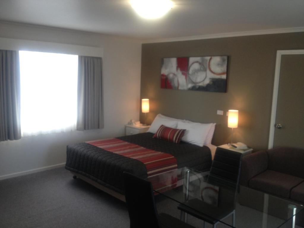 Redwood Manor Motel Apartments 워남불 외부 사진